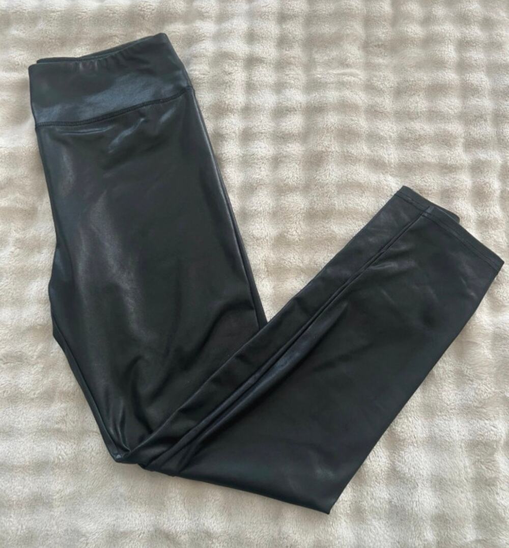 Wild Fable black leggings In woman’s medium